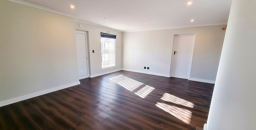 3 Bedroom Property for Sale in Sunningdale Western Cape